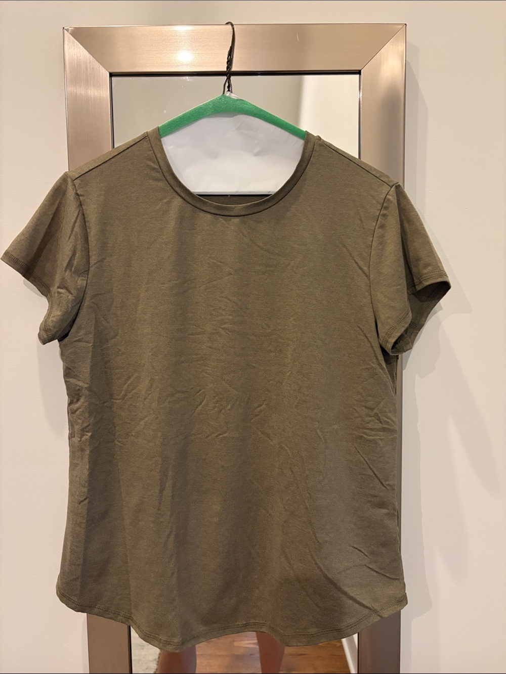 Quince Women’s Olive Crewneck Short Sleeve Tee - Picture 1 of 3